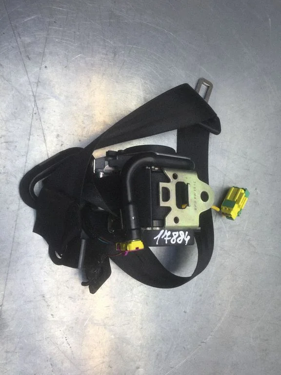 Rear seatbelt 3D0857737