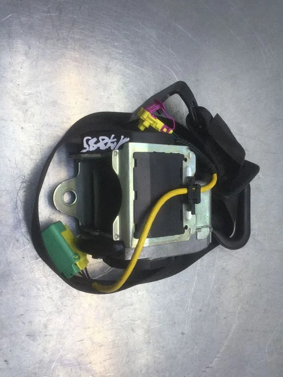 Rear seatbelt 3D0857737