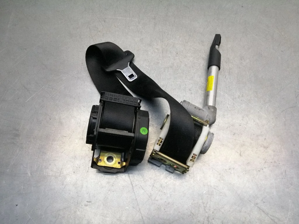 Rear seatbelt 00063774