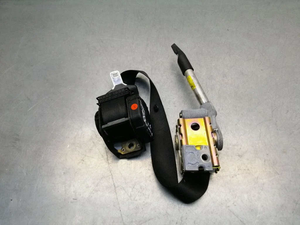 Rear seatbelt 00063774