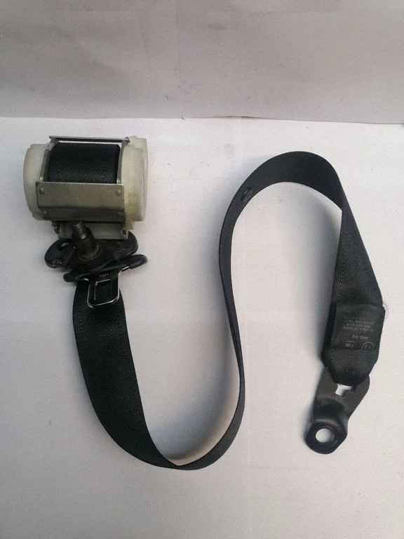 Rear seatbelt 13148622F