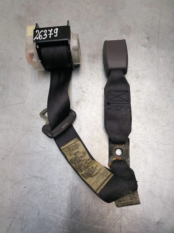 Middle seatbelt (rear)