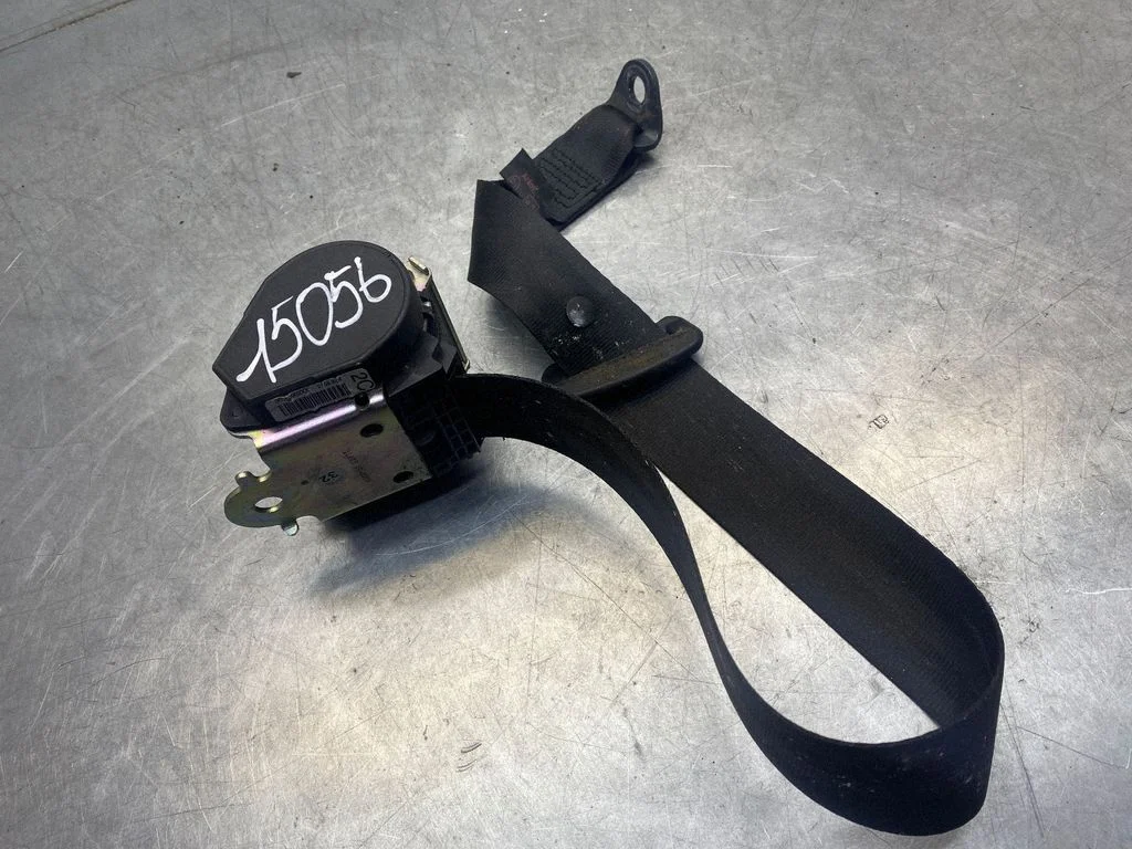 Middle seatbelt (rear) 96589932XX