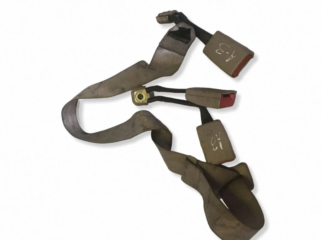 Middle seatbelt (rear)