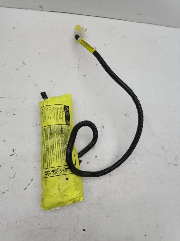 Istme turvapadi – Toyota Avensis T250 (2006-2009)