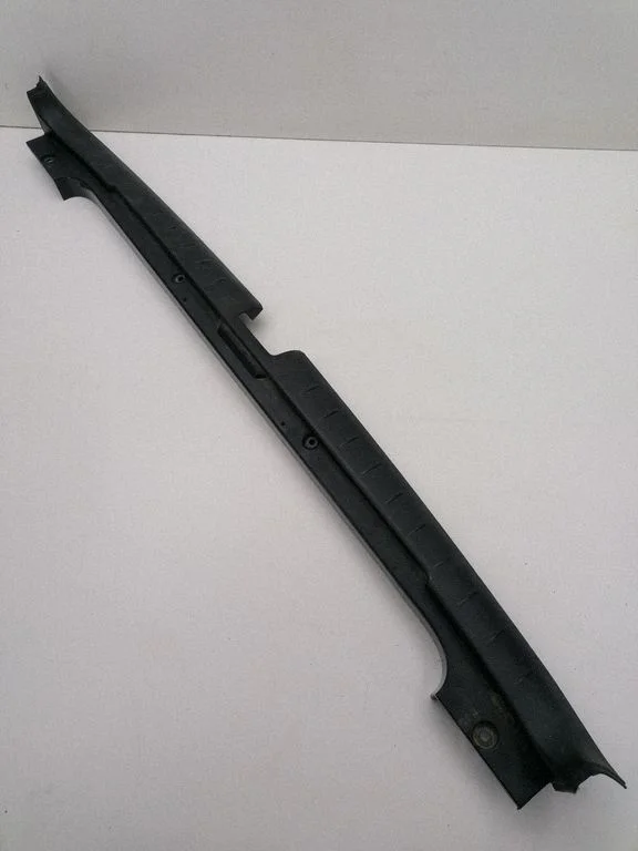 Trunk/boot sill cover protection