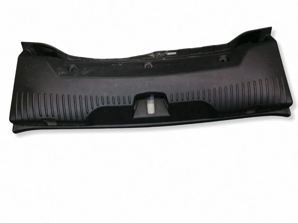 Osłona progu bagażnika 8X2354406A64