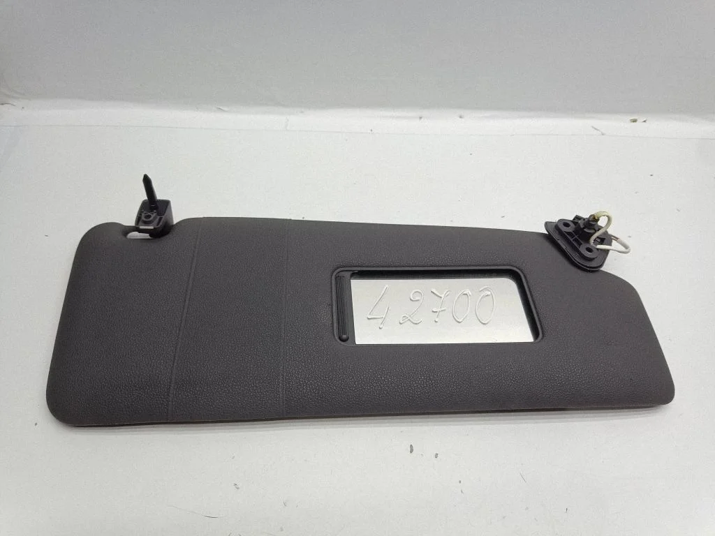 Sun visor – right