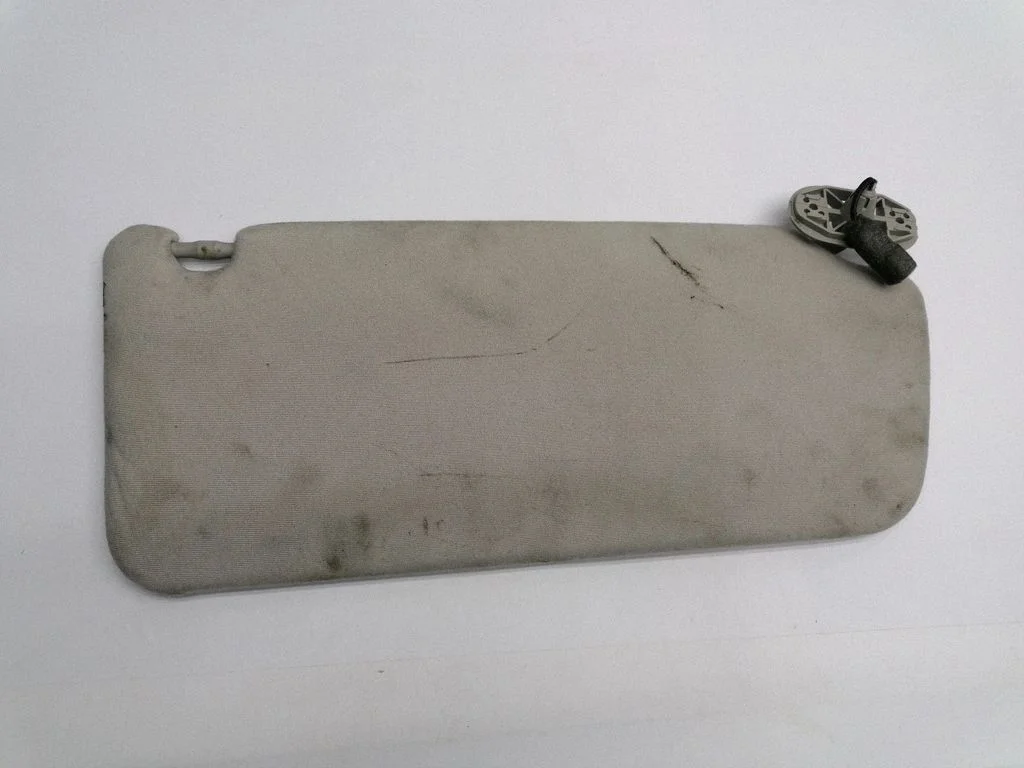 Sun visor – front left