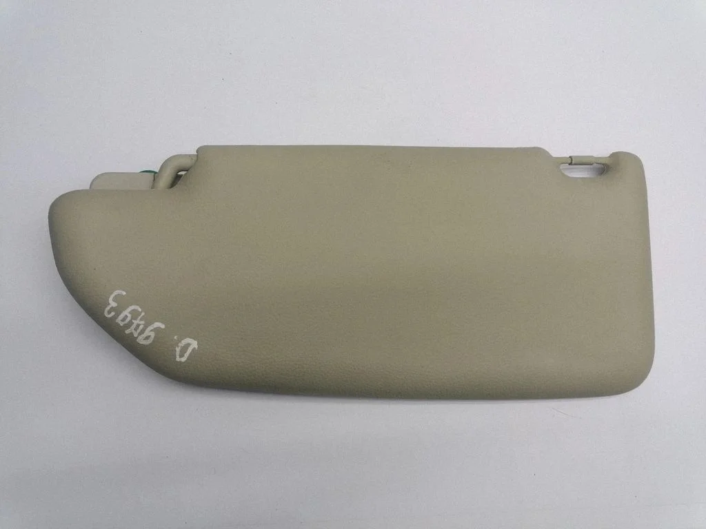 Sun visor – right