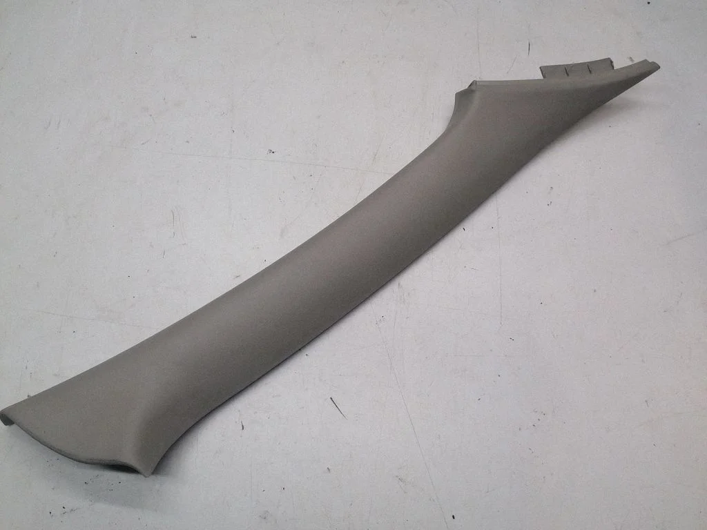 (A) pillar trim MR444078