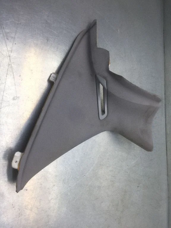 (D)pillar trim (top) 3D5867264