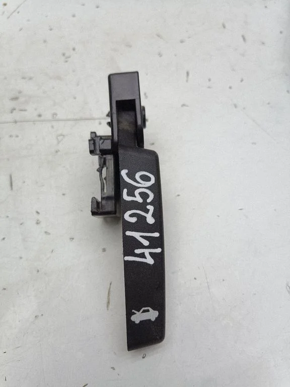 Engine bonnet (hood) release handle