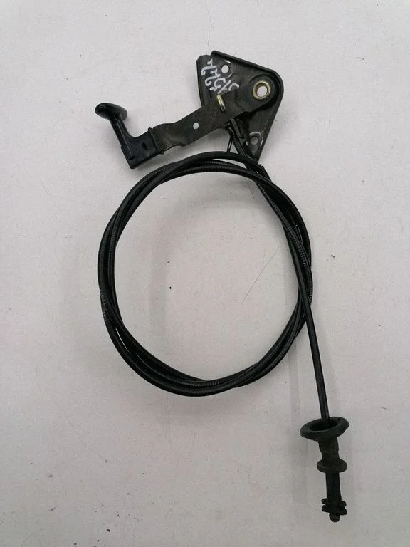 Engine bonnet (hood) release handle