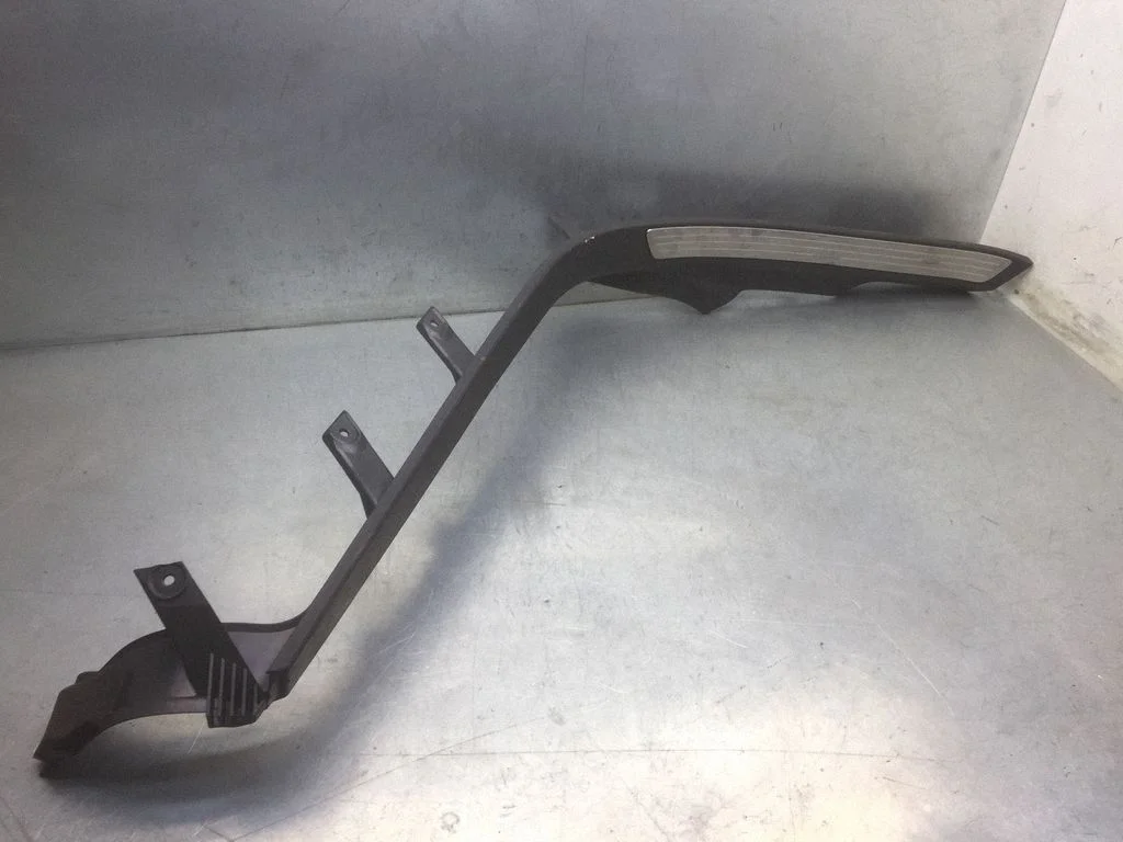 Rear sill trim cover – Volkswagen Phaeton (2002-2016)