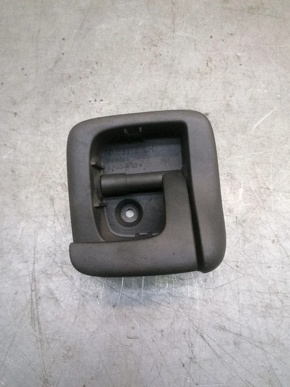 Engine bonnet (hood) release handle – Volvo S60 (2001-2004)