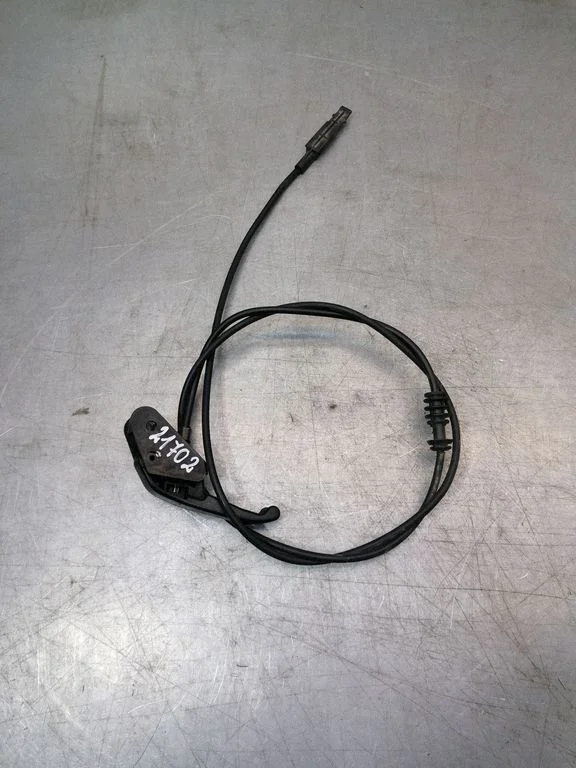 Engine bonnet (hood) release handle