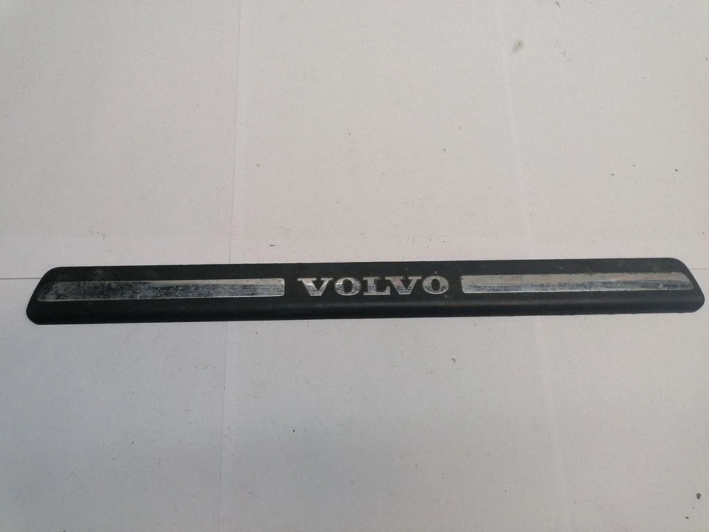 Front sill trim cover 8659960