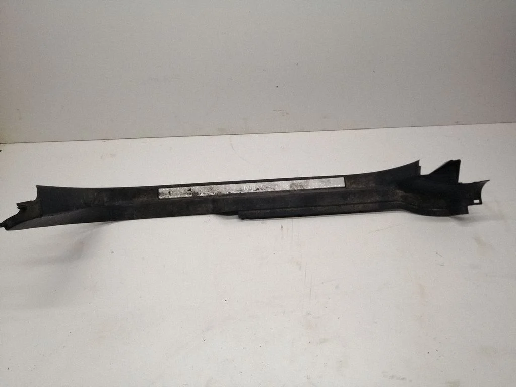 Front sill trim cover 8200012331