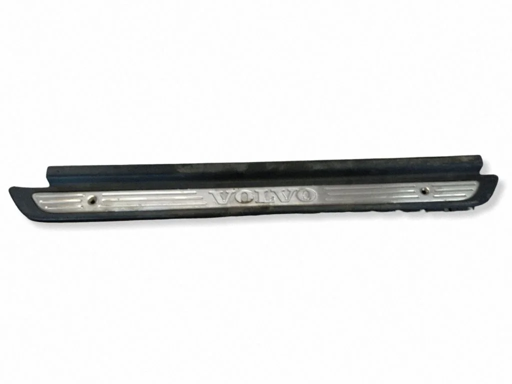 Front sill trim cover 30818426