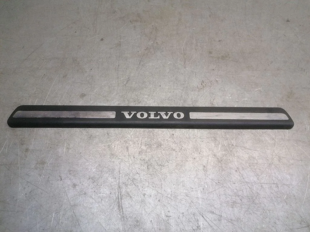 Front sill trim cover 09178405