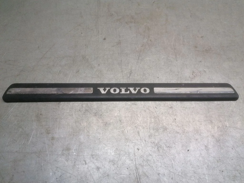 Front sill trim cover 09178405