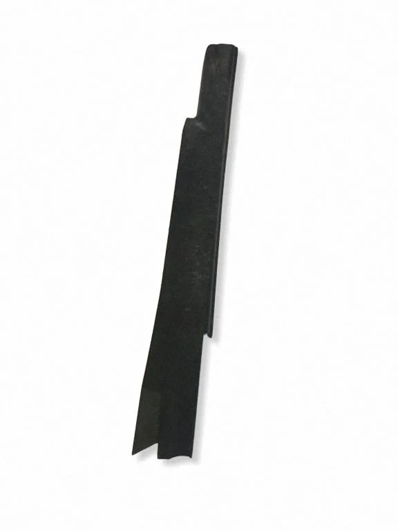 Front sill trim cover 679170F010