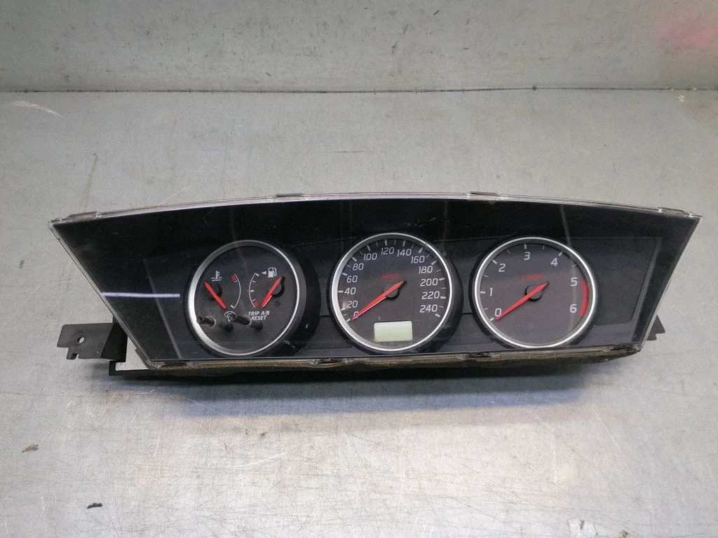 Speedometer (instrument cluster) AV619