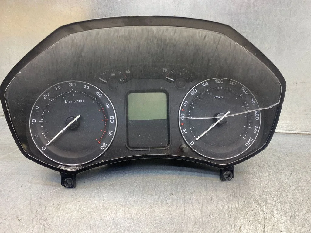 Speedometer (instrument cluster) V0006000