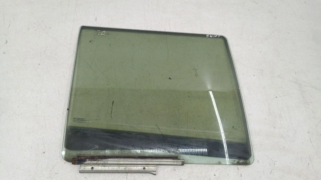 Pagrindinis galinių durų stiklas