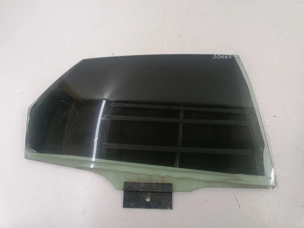 Rear door window glass – right
