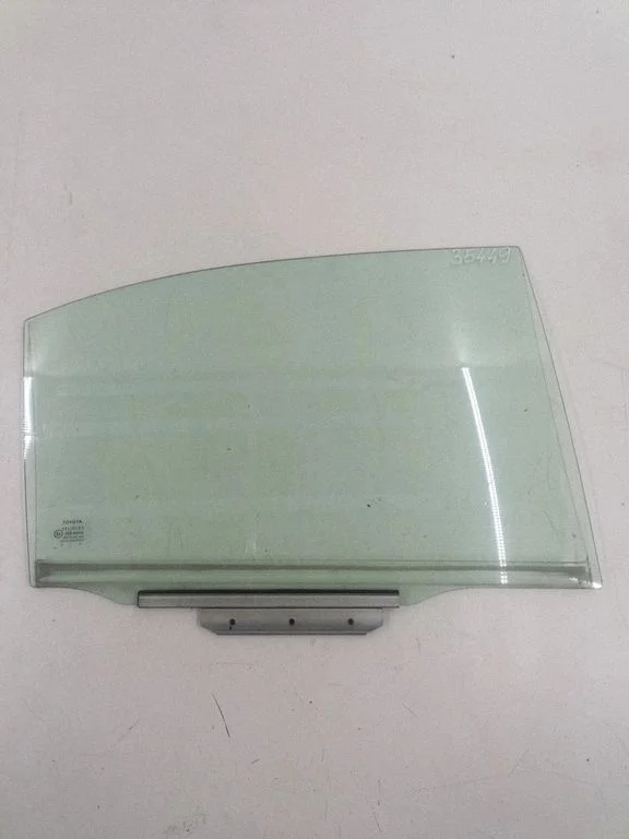 Rear door window glass E643R00048