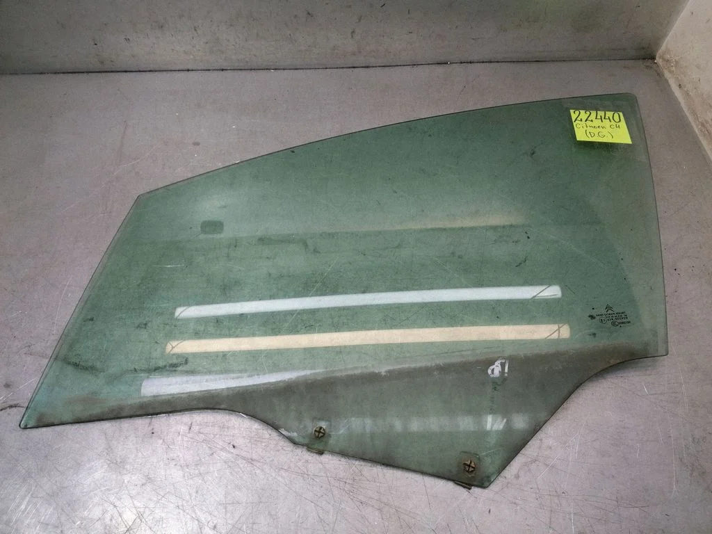 Rear door window glass E243R000929