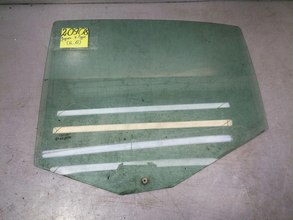 Galvenais aizmugurējo durvju stikls E143R001057