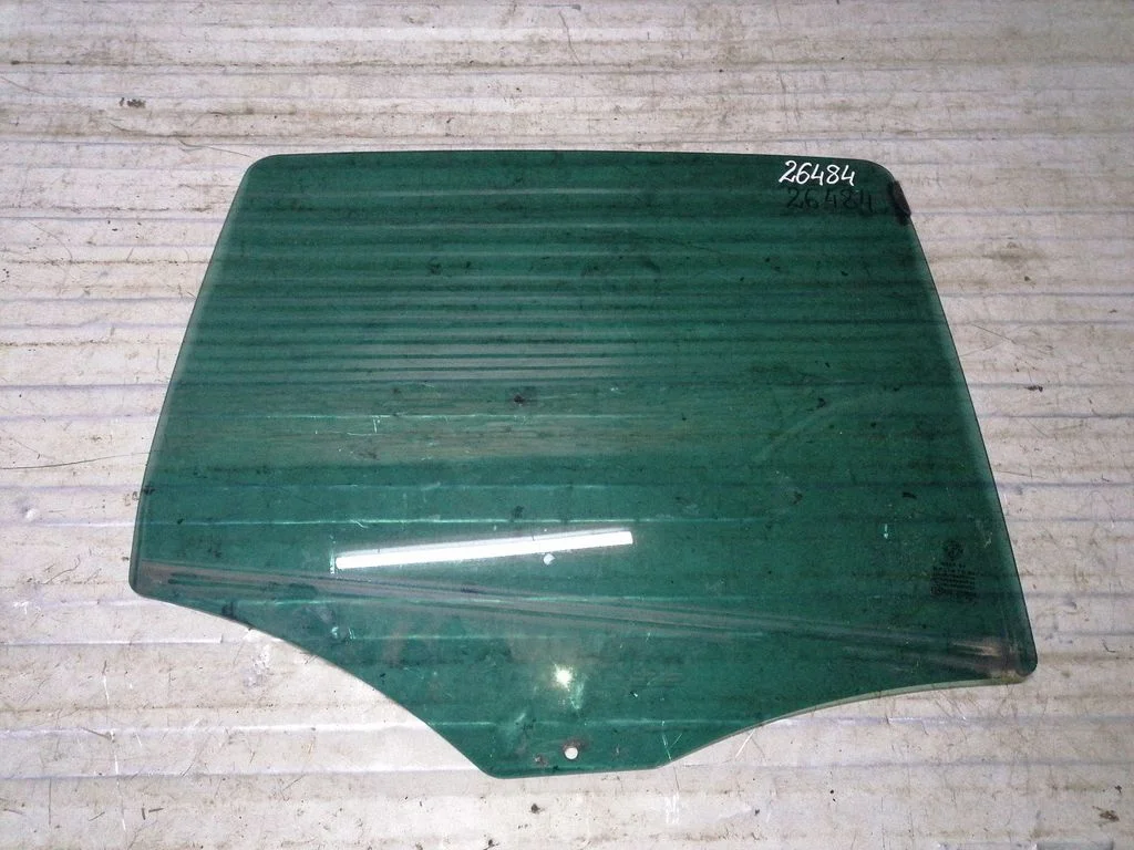 Tagaukse põhiklaas E643R002092