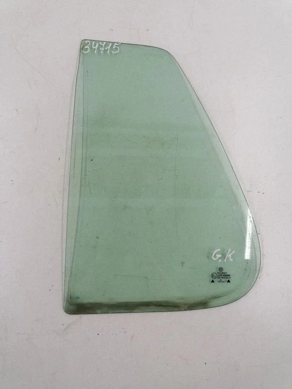 Szyba trójkątna drzwi tylnych (mała) E243R000980