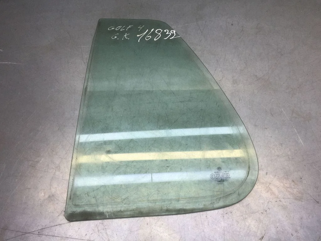 Väike „A" tagaukse klaas 43R001057