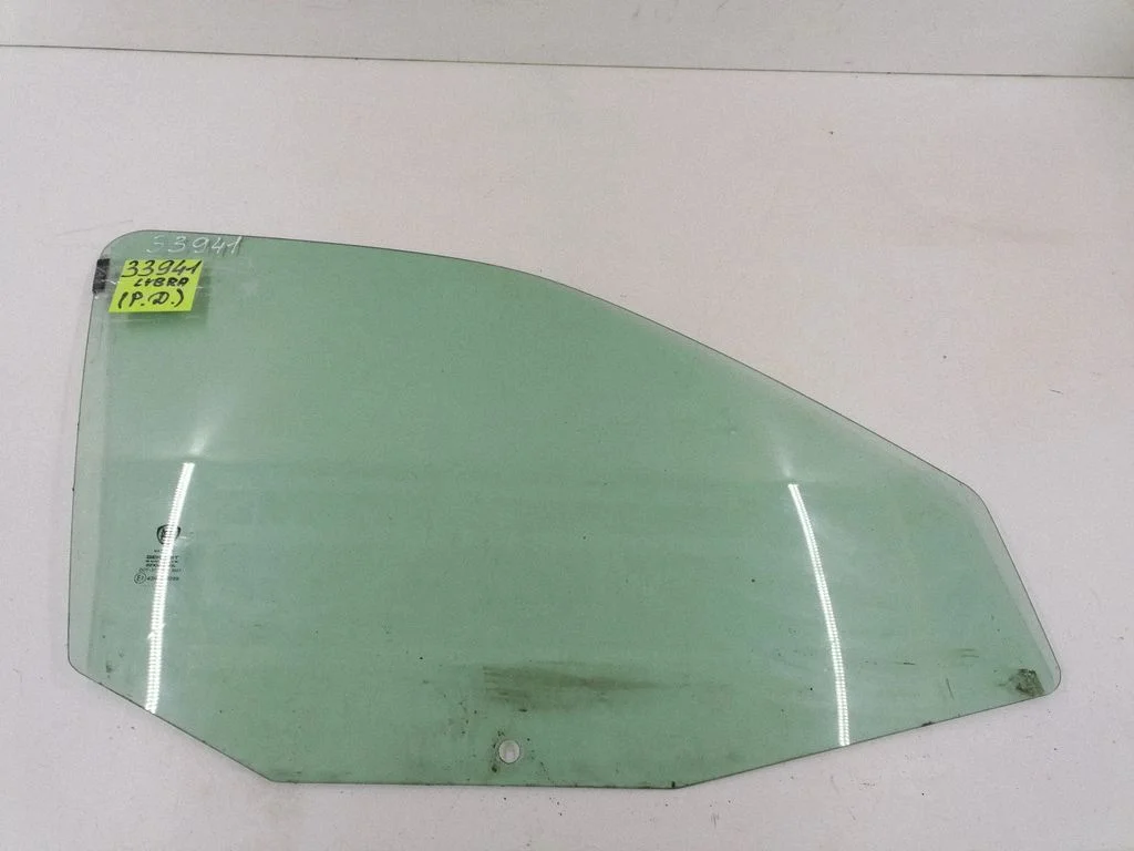 Front door window glass four-door E243R001099