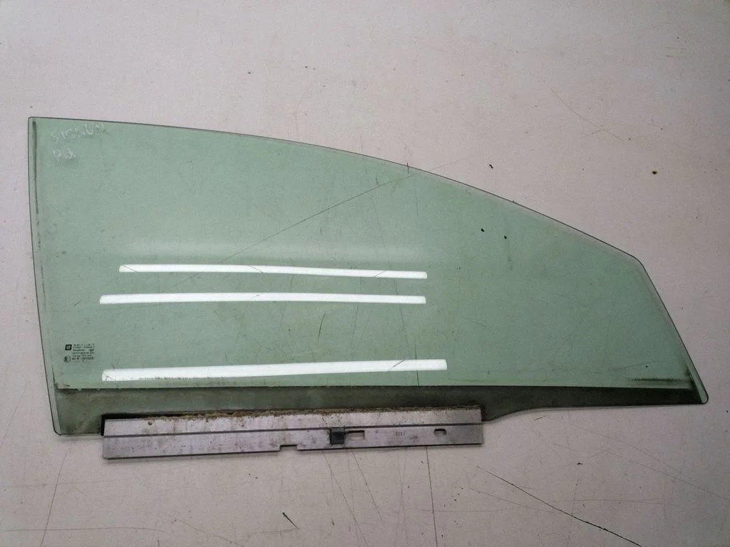 Front door window glass four-door E143R001025