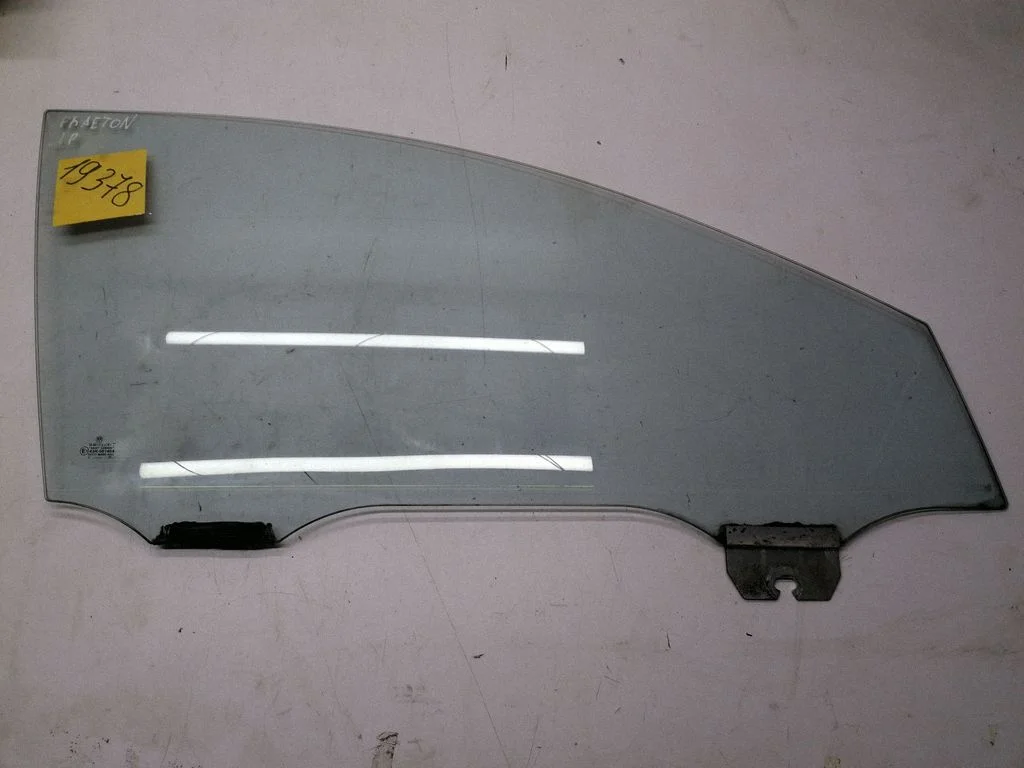 Front door window glass four-door – Volkswagen Phaeton (2002-2016)
