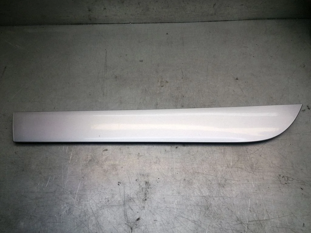 Listwa drzwi tylnych 4F0853969E