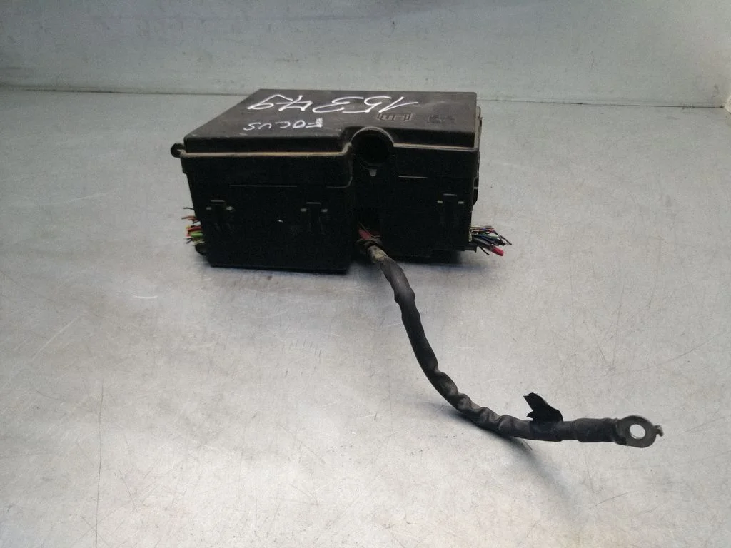 Fuse box set 3M5T14A067BC