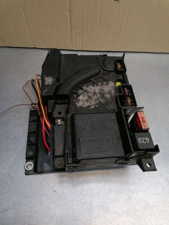 Fuse module – Volkswagen Touareg I (2002-2010)