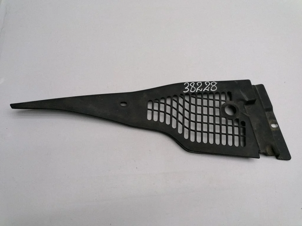 Other engine bay part 04806222AB