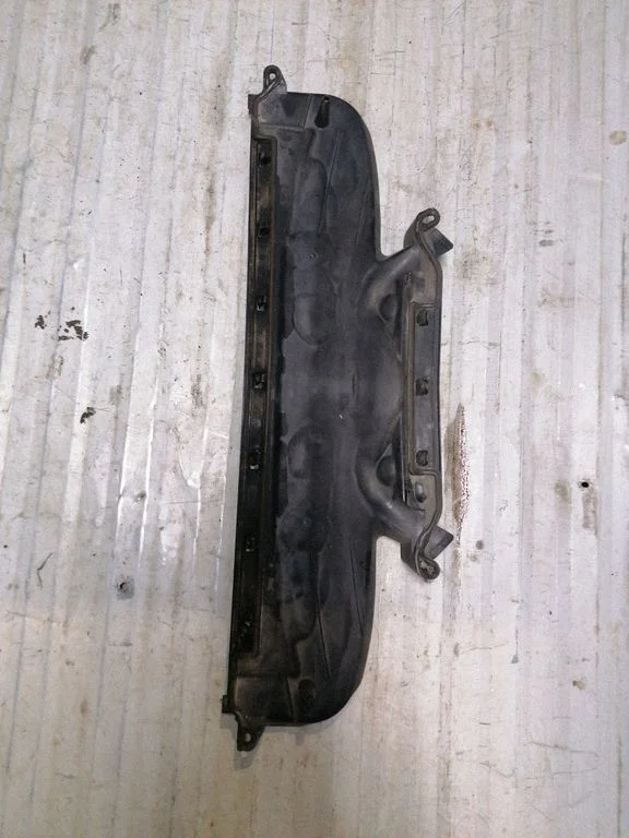 Muu mootoriruumi osa A2118800436