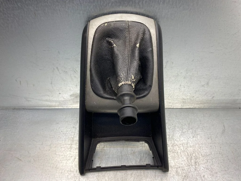 Gear lever shifter trim leather/knob 846512L800
