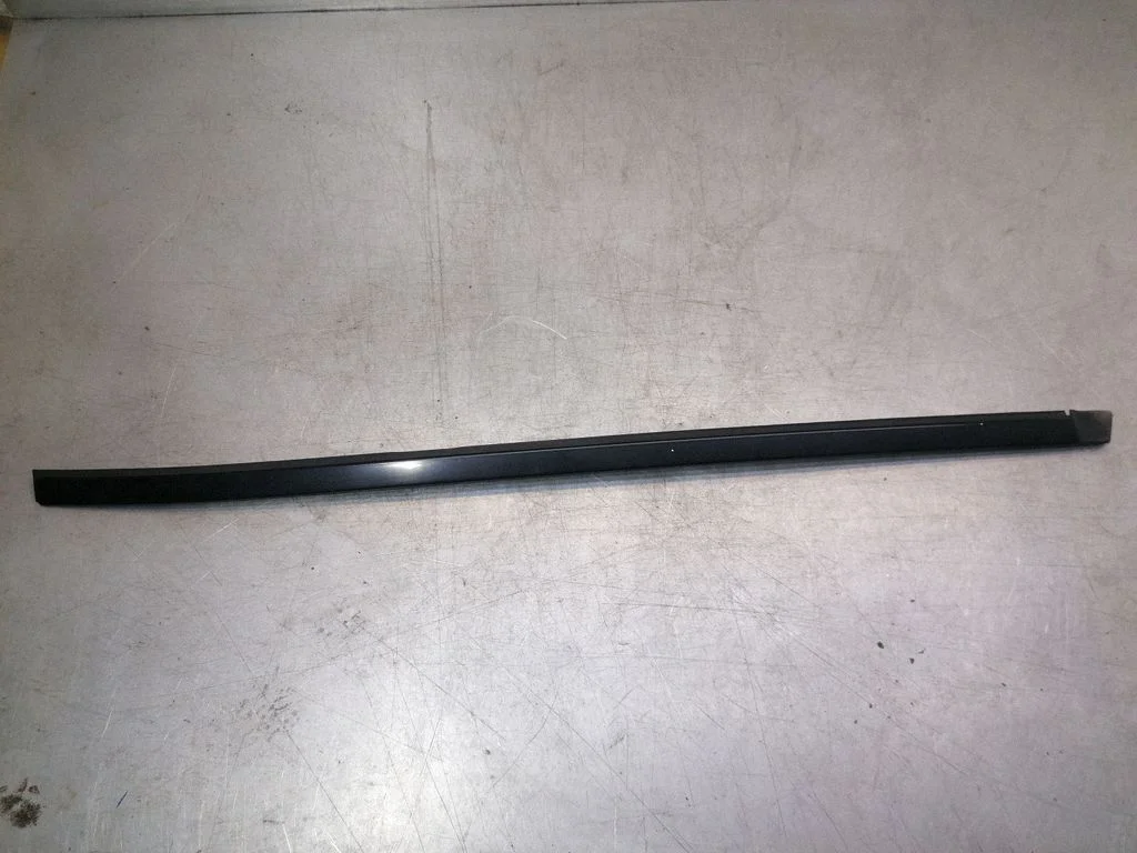 Windshield trim A2036982998
