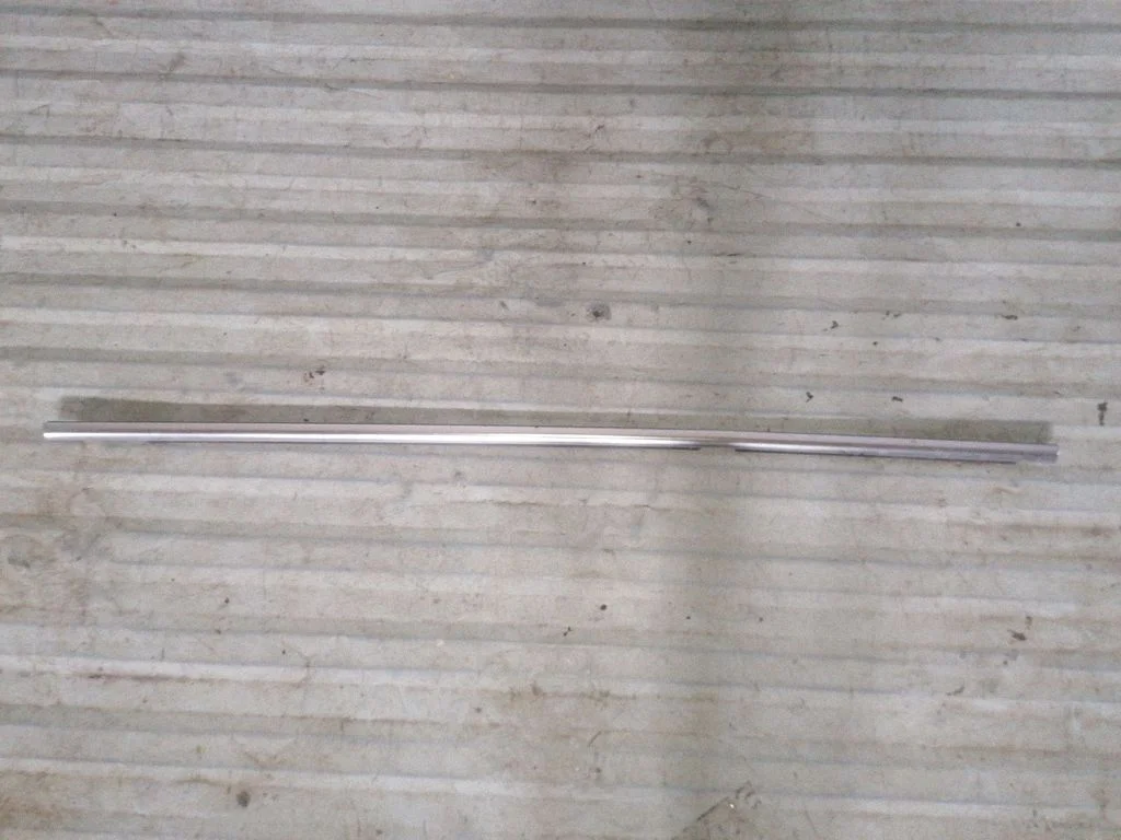 Rear door glass trim molding – right