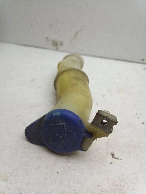 Window washer liquid tank fill tube 9178568