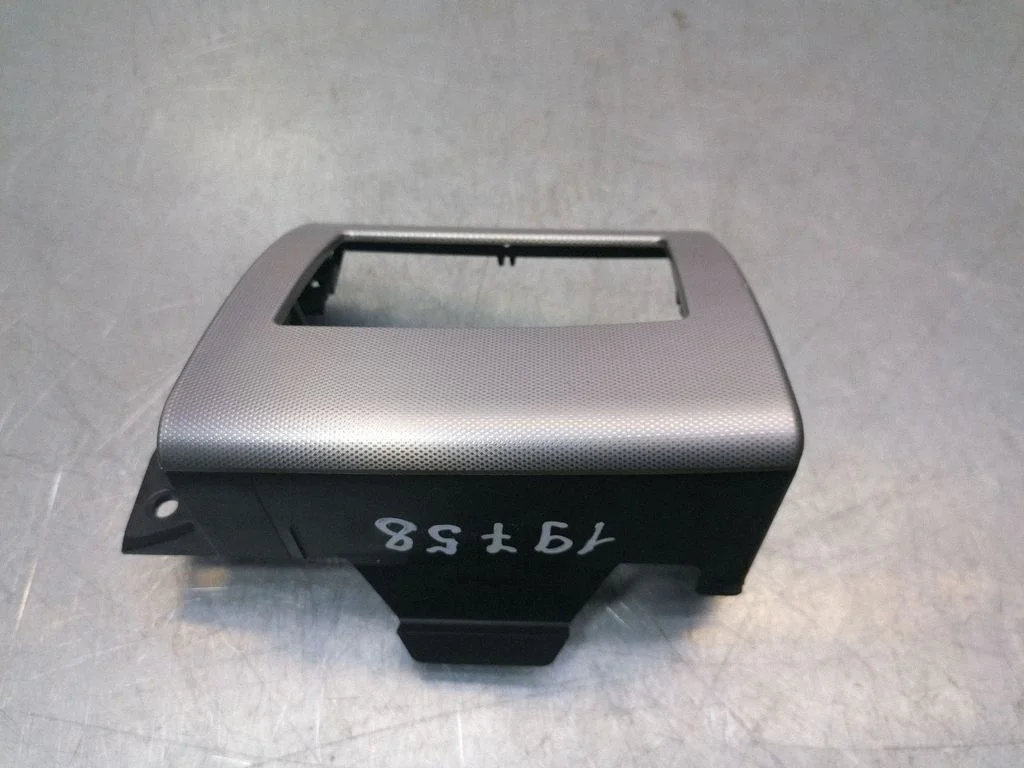 Panel trim 8X23043C27BE